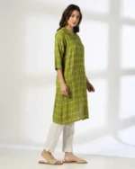 Women Geometric Print Straight Kurta with Insert Pocket - Image 4